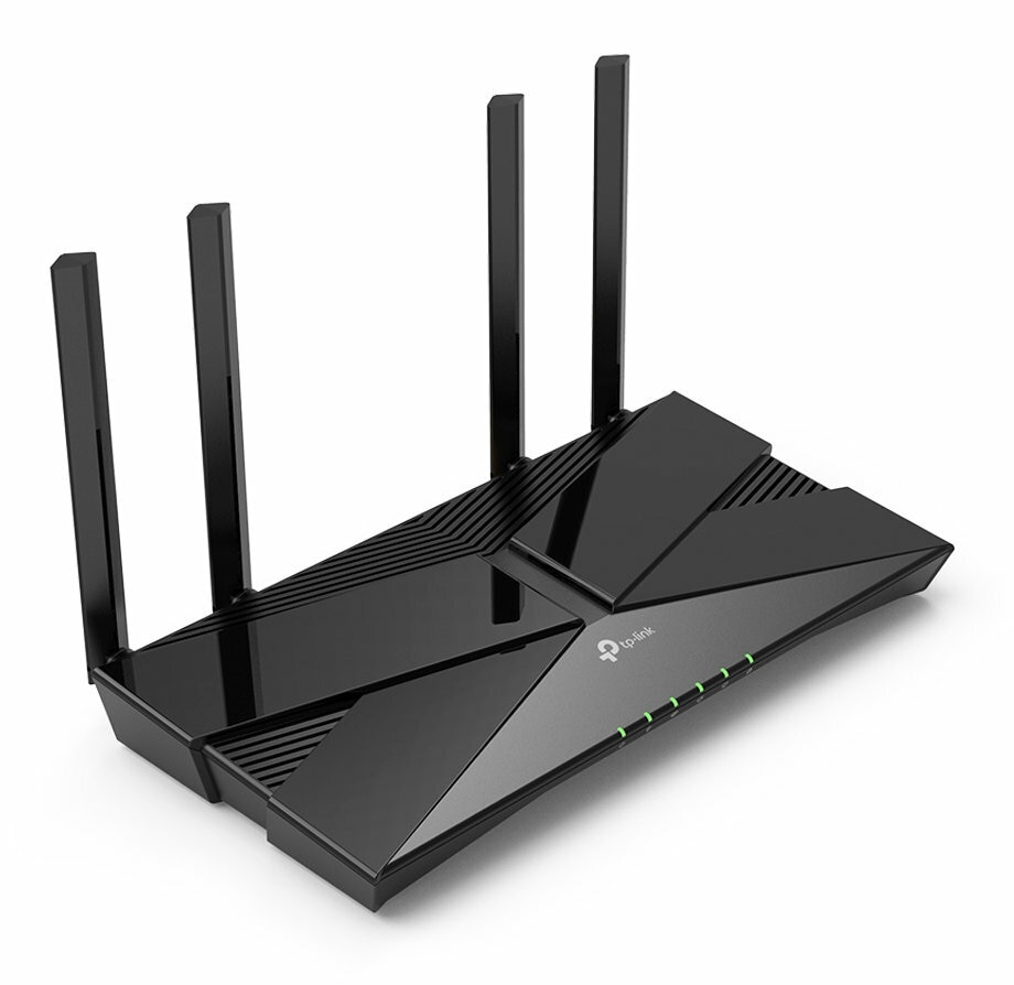 Czarny router Wi-Fi z czterema antenami. Zielone światła z przodu. Białe tło.