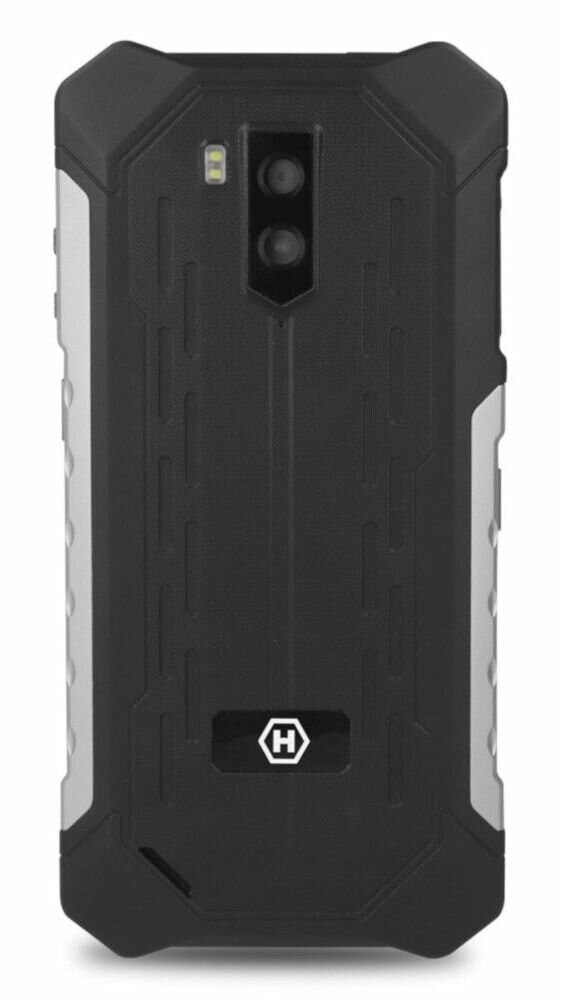 Czarny i srebrny wytrzymały smartfon. Ma aparat z dwoma obiektywami i lampę błyskową. Tył ma teksturowany design z logo.