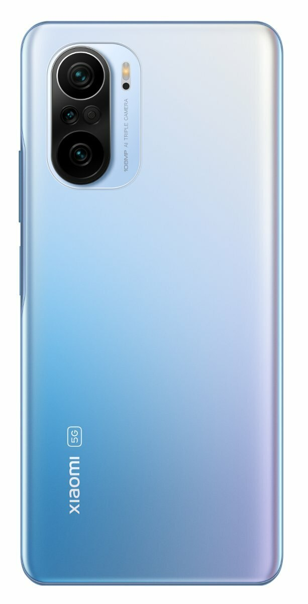 Widok z tyłu gradientowego niebiesko-białego smartfona z potrójnym aparatem i logo Xiaomi 5G.
