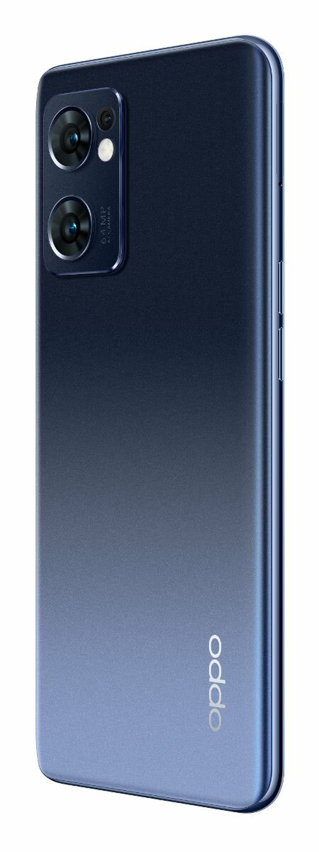 Widok z tyłu niebieskiego gradientowego smartfona z obiektywami aparatu i logo Oppo.