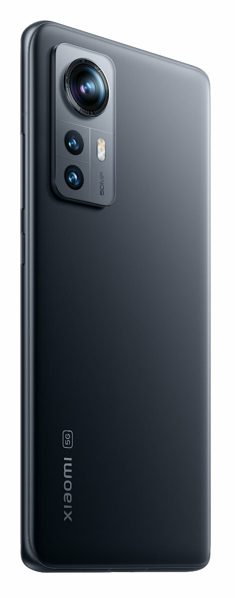 Ciemnoszary telefon z trzema obiektywami z tyłu. Telefon ma logo 5G.
