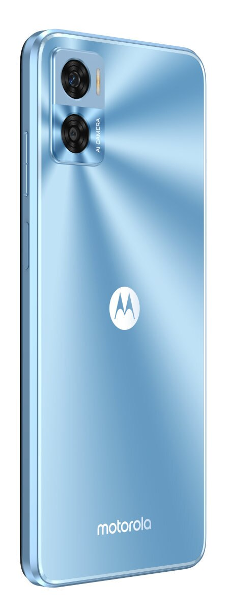 Jasnoniebieski telefon Motorola z boku. Posiada logo Motorola i podwójny aparat.