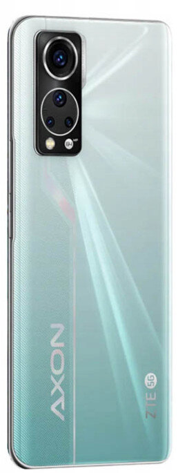 Tył jasnozielonego telefonu ZTE Axon 5G. Widoczny potrójny aparat.