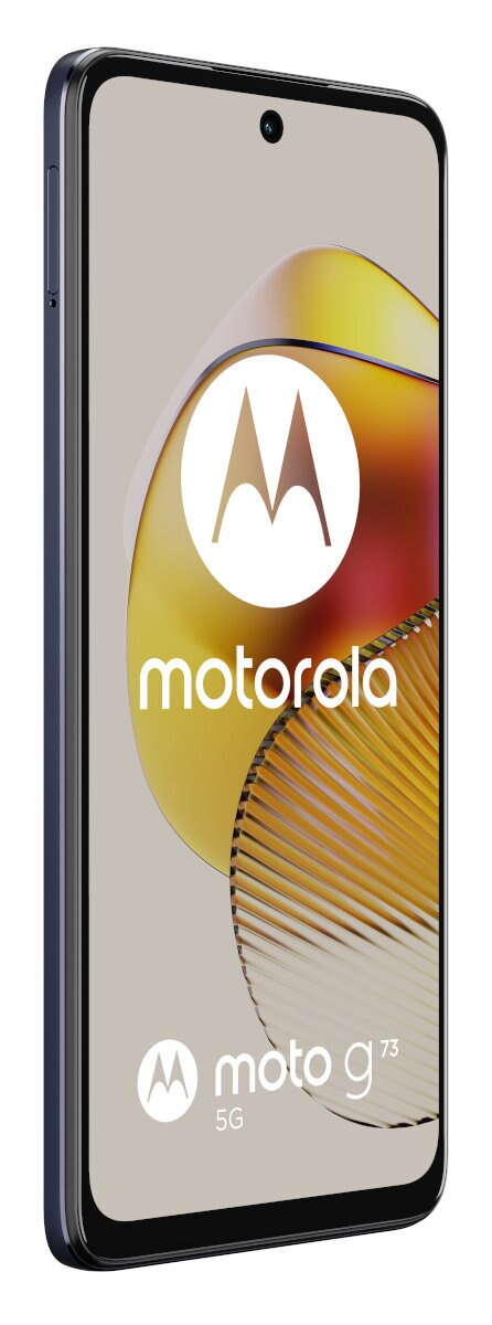 Telefon Motorola pod kątem, wyświetlający logo i 'moto g73 5G' na beżowym i żółtym tle.