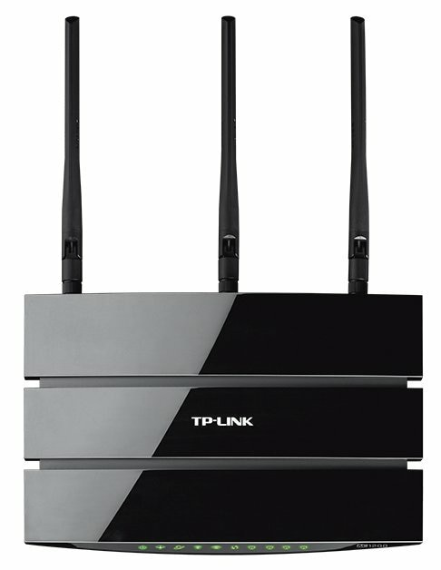 Czarny i szary router TP-Link z trzema antenami. Widoczne logo.