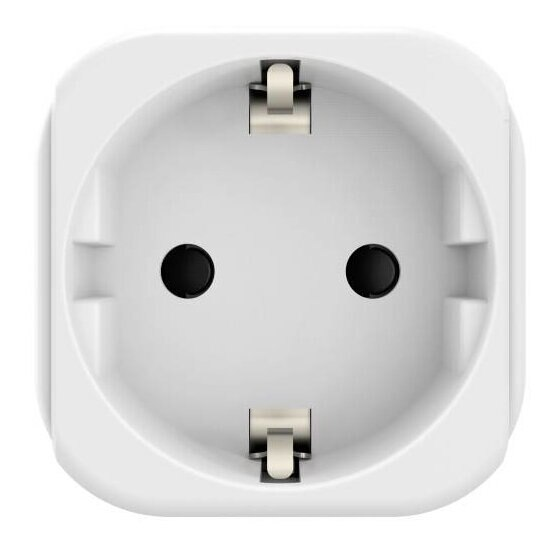 Białe gniazdko elektryczne z dwoma czarnymi otworami i dwoma metalowymi bolcami.