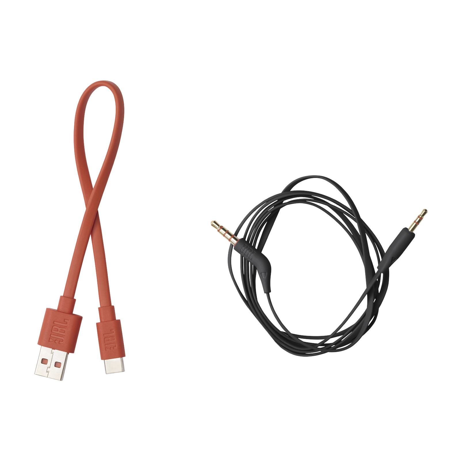 İki kablo: bir kırmızı USB-C kablosu ve 3,5 mm jaklı siyah bir kablo.