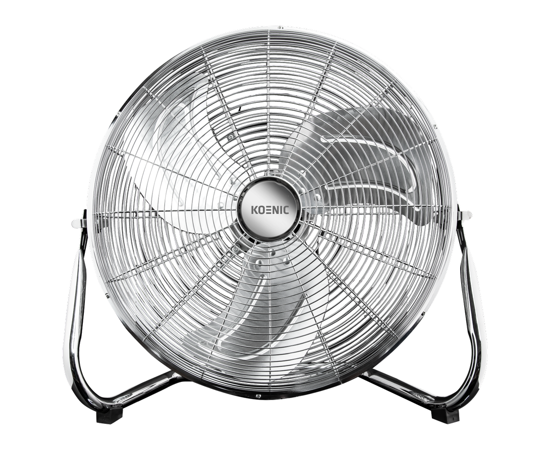 Nagy ezüst ventilátor védőráccsal, Koenic márkanévvel a közepén.