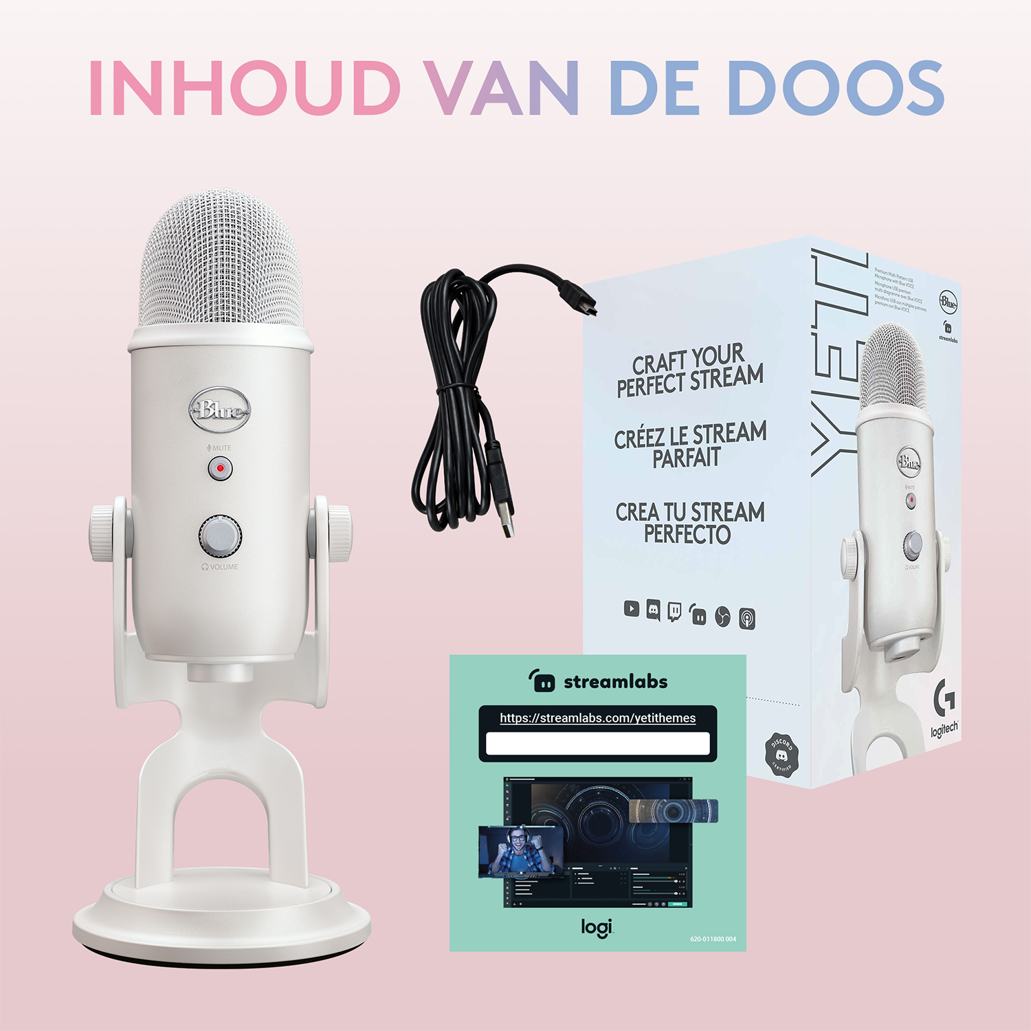 Witte microfoon met standaard, kabel en doos, witte achtergrond.