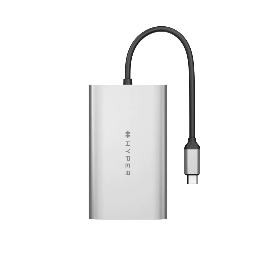 Un adaptador Hyper plateado con un cable negro y conector USB-C.