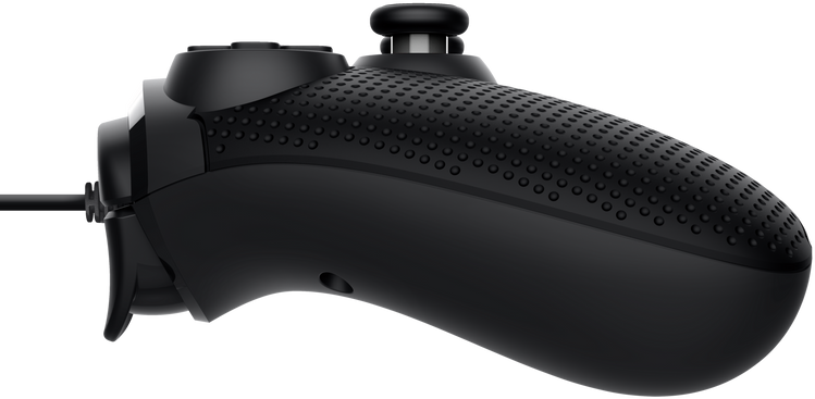 Egy fekete vezérlő közeli képe. A vezérlő gombokkal és joystickkal rendelkezik.