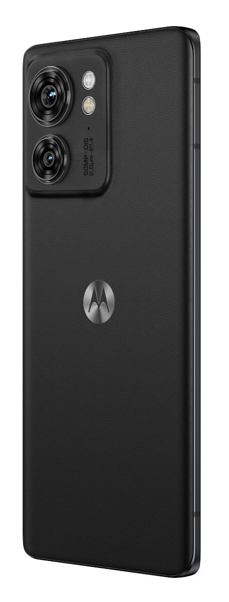 Czarny smartfon Motorola widziany z boku, pokazujący konfigurację aparatu i logo Motorola.
