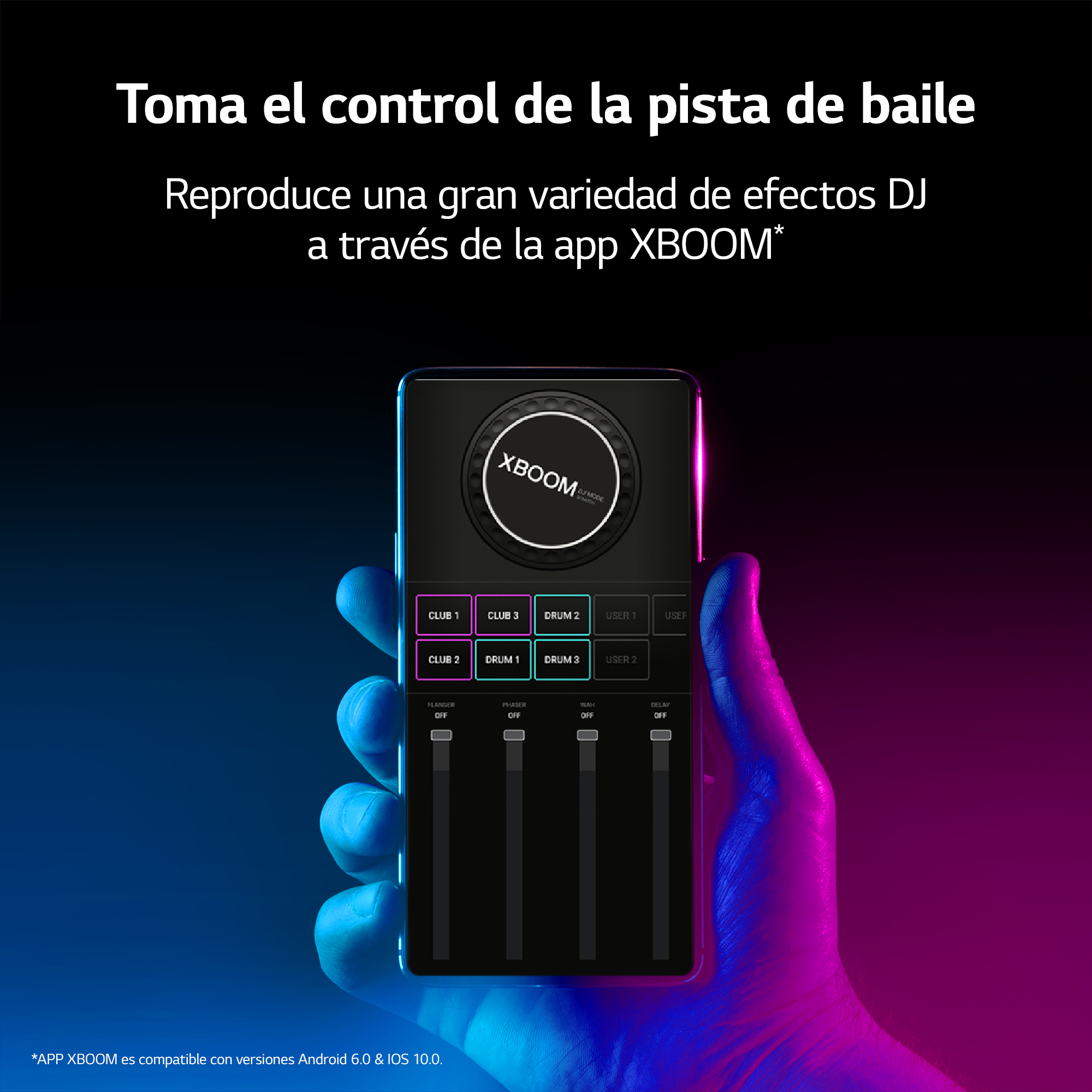 Una mano sosteniendo un dispositivo con pantalla táctil y controles deslizantes para controlar la música.