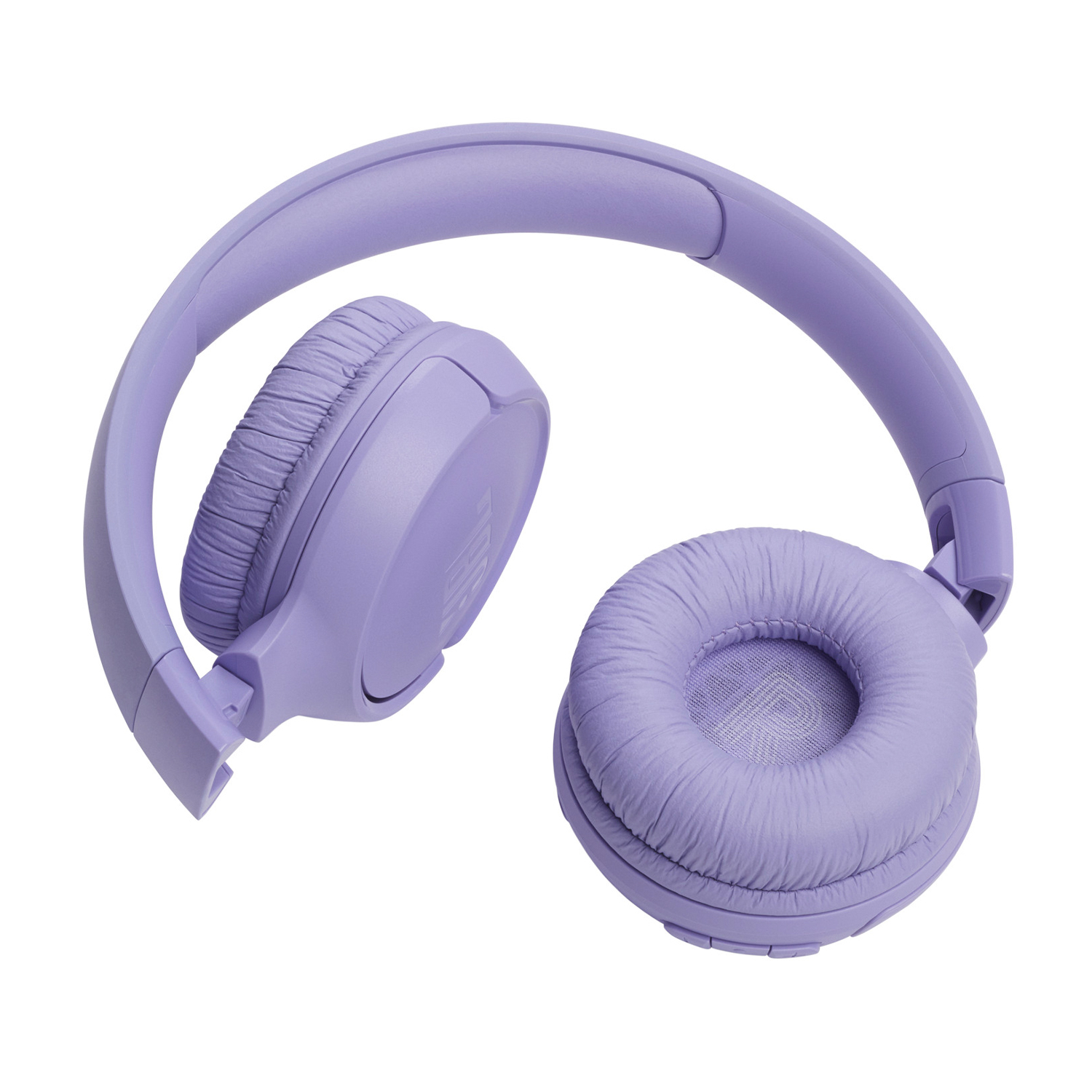 Cuffie viola su sfondo bianco. Le cuffie sono angolate, mostrando entrambi i padiglioni.