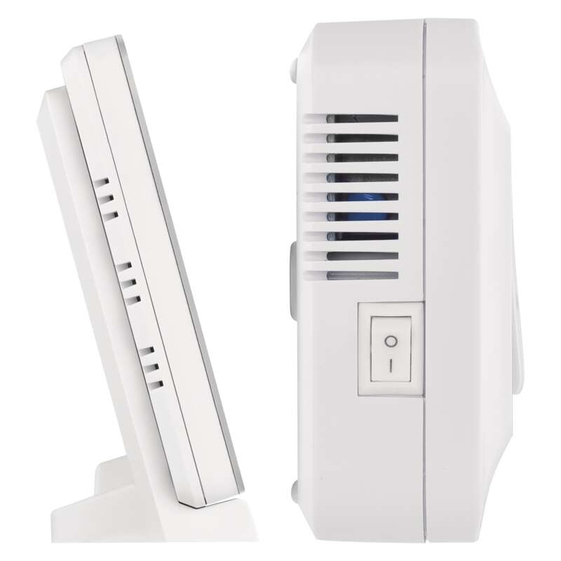 Két fehér elektronikus eszköz, egy oldalsó és egy elülső nézet.