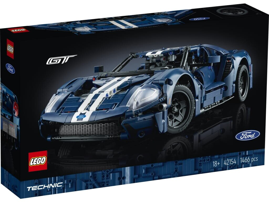 Niebieski Lego Technic Ford GT z białymi paskami na pudełku.