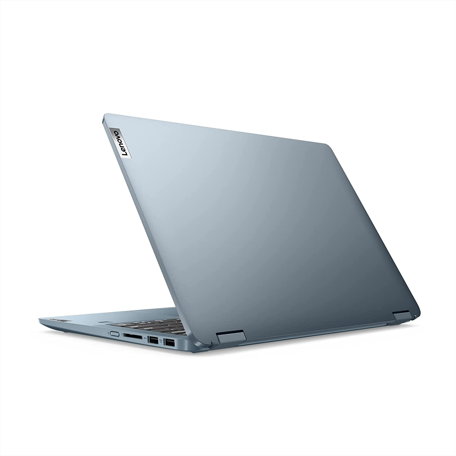 Un portátil azul con el logotipo de Lenovo está abierto, en ángulo, sobre un fondo blanco.