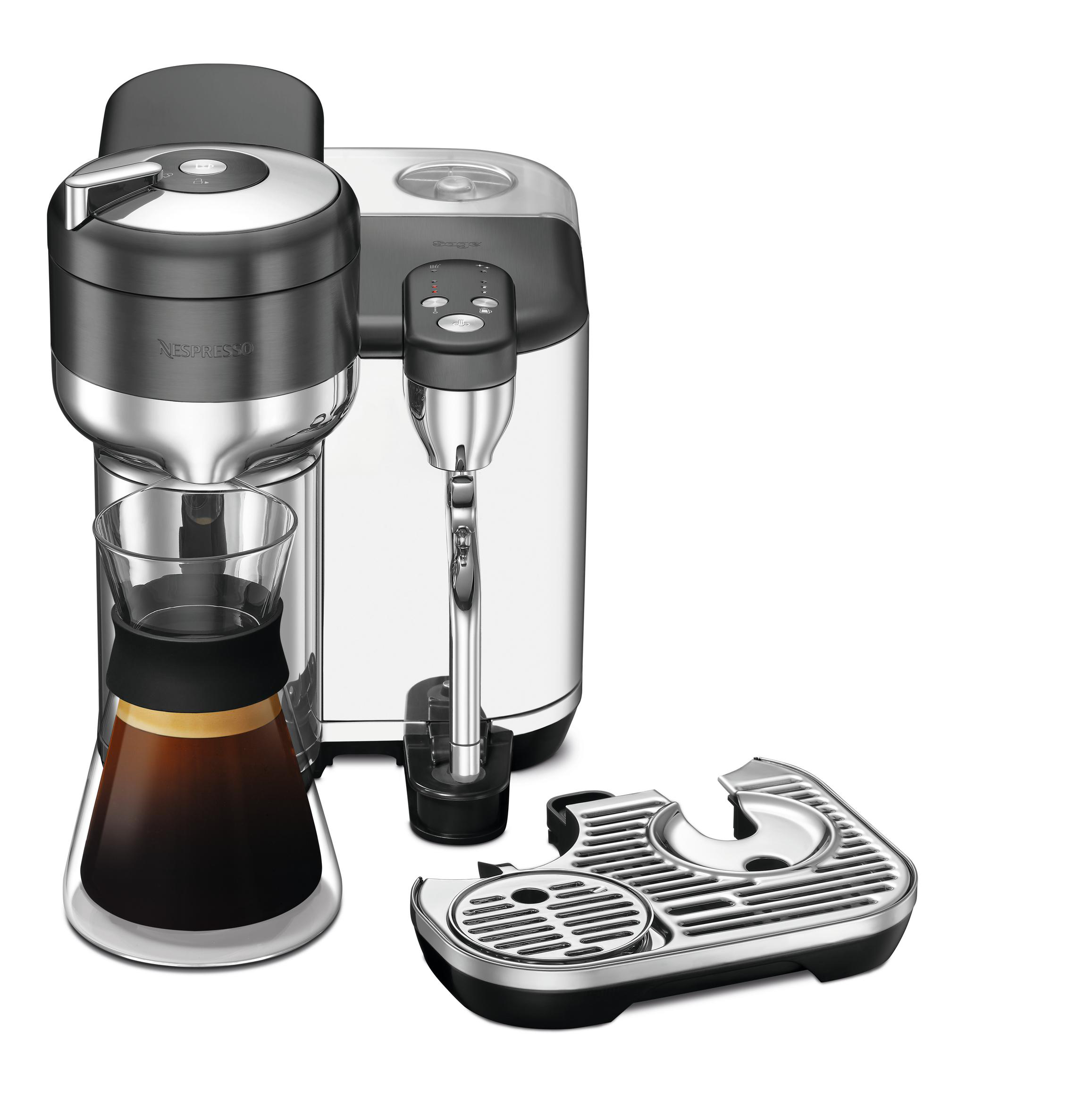 Kaffeemaschine mit Glaskaraffe. Modernes, metallisches Design. Weißer Hintergrund.