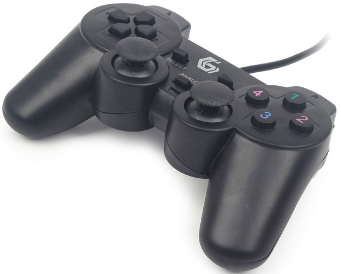 Egy fekete gamepad több gombbal és két joystickkel, fehér háttéren.