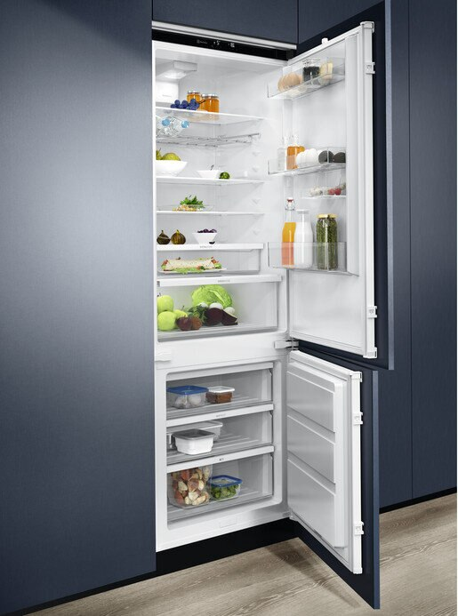 Lodówka ELECTROLUX ECB7TE70S