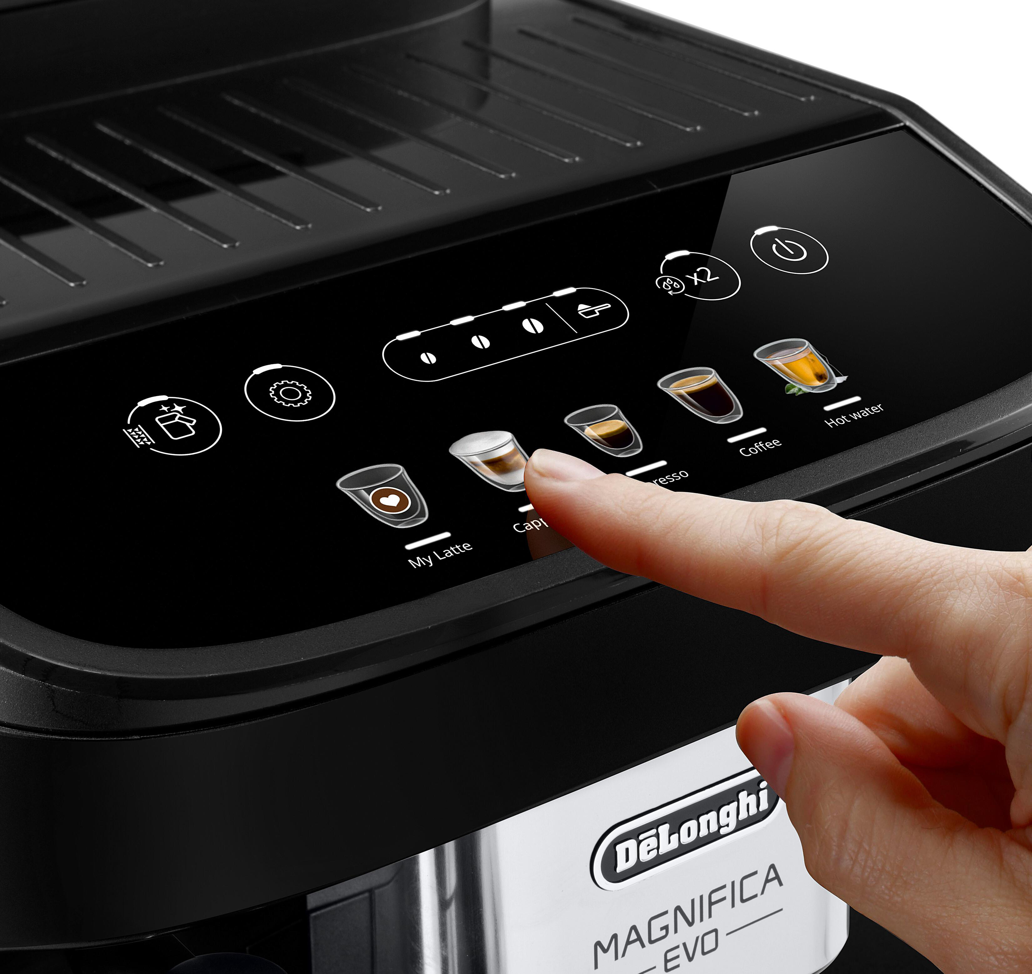 Kaffeemaschinen-Oberfläche. Ein Finger drückt die Taste 'My Latte'. Schwarze Maschine mit verschiedenen Optionen.