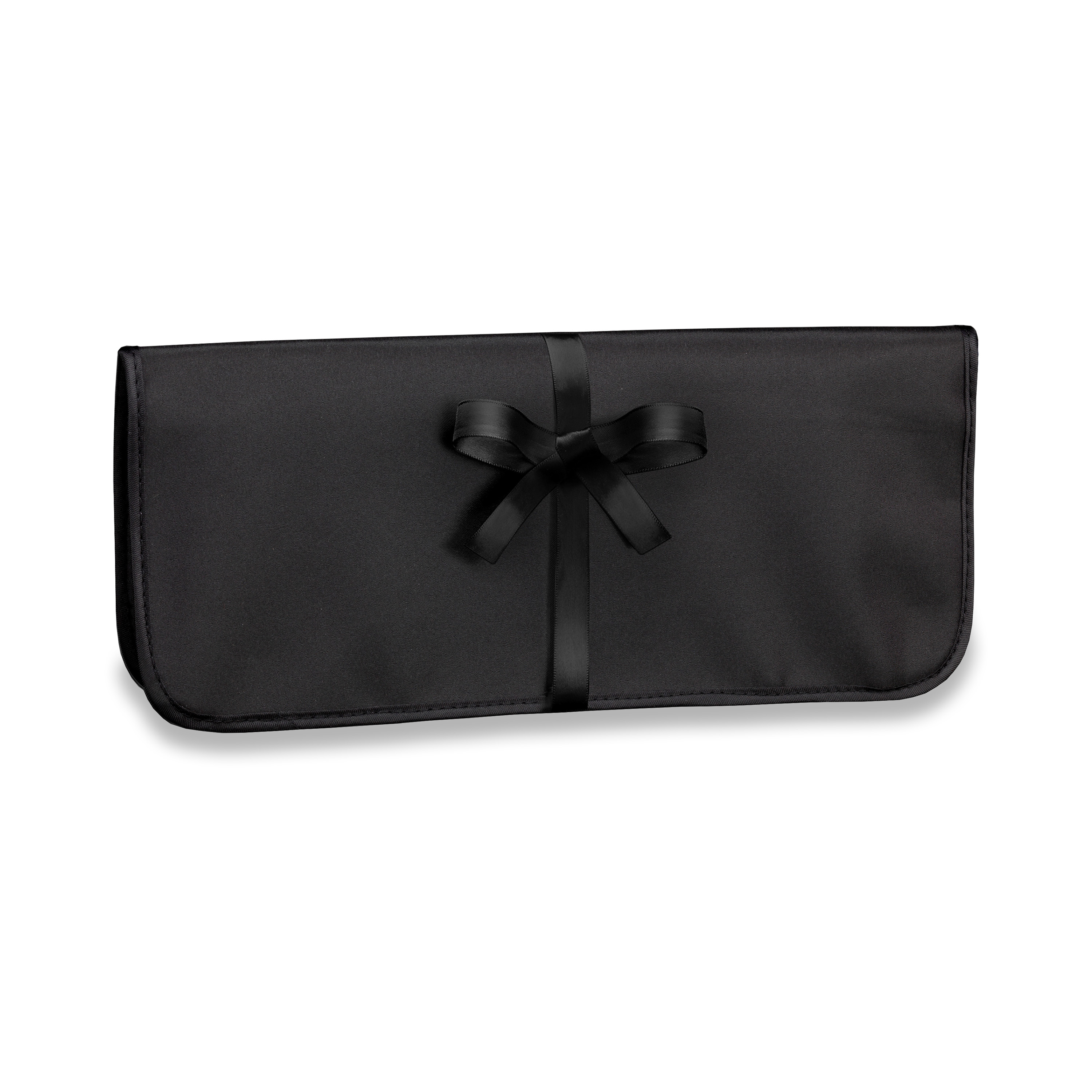 Un estuche de viaje negro, rectangular, con un lazo atado en la parte delantera.