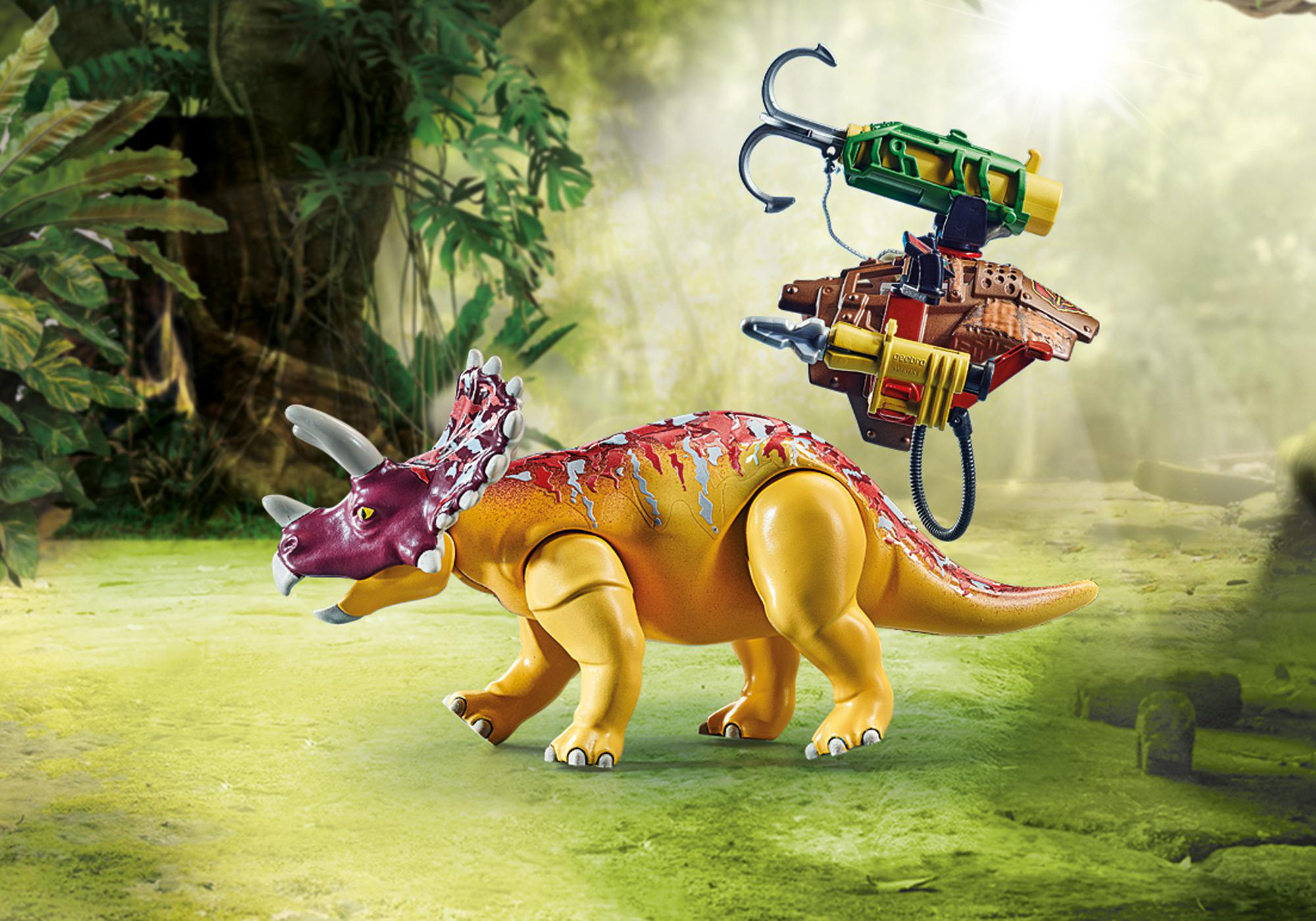 Triceratops-Spielzeug mit Anbau, in einer Dschungel-Szene.