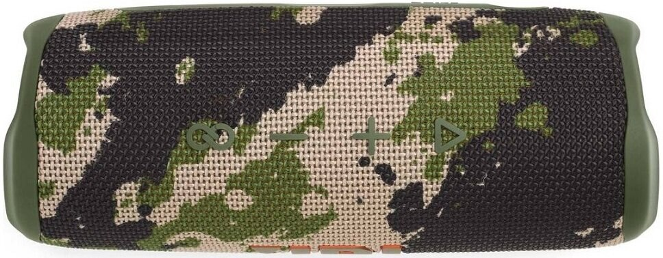 Głośnik w kamuflażu z przyciskami sterowania. Głośnik ma kamuflażową siatkową tkaninę.