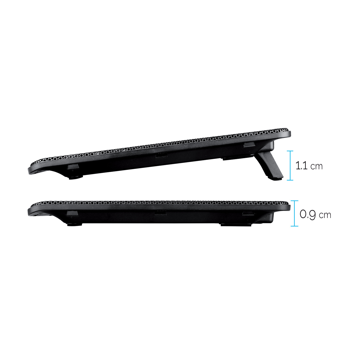 Due supporti per laptop neri, vista laterale. Uno è rialzato. Misure in cm visibili. Sfondo bianco.