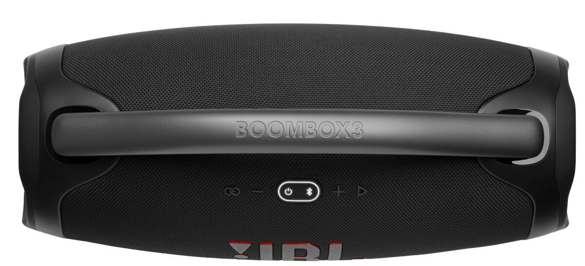 Widok z góry na czarny boombox z elementami sterowania i słowem BOOMBOX3.