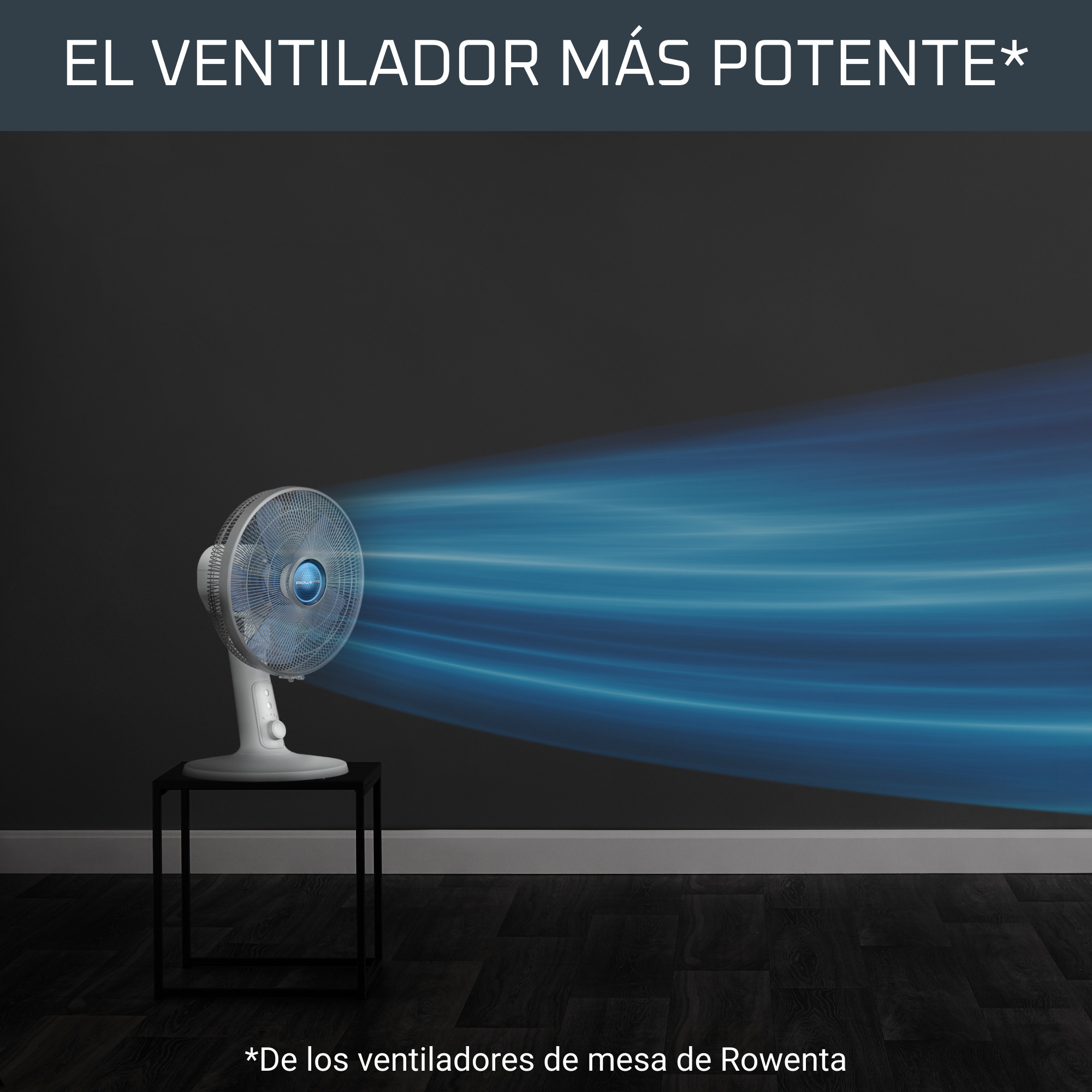 Ventilador blanco con texto 'EL VENTILADOR MÁS POTENTE'. Efecto de viento azul sobre fondo oscuro.