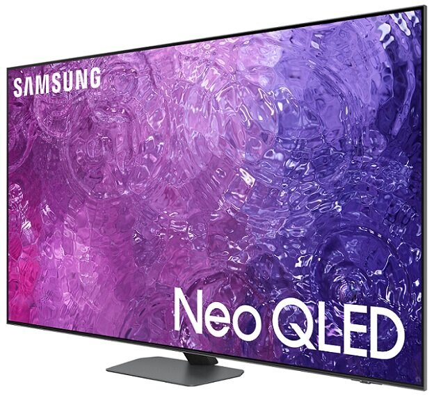 Wyświetlany jest duży telewizor Samsung Neo QLED z czarnym stojakiem i kolorowym ekranem.