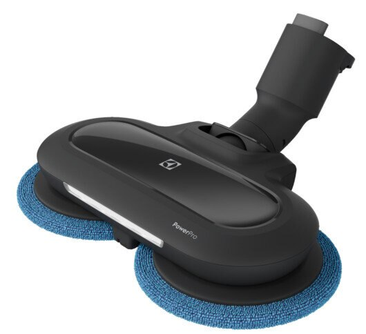 Czarna polerka do podłóg z dwiema niebieskimi nakładkami i uchwytem. Białe tło.