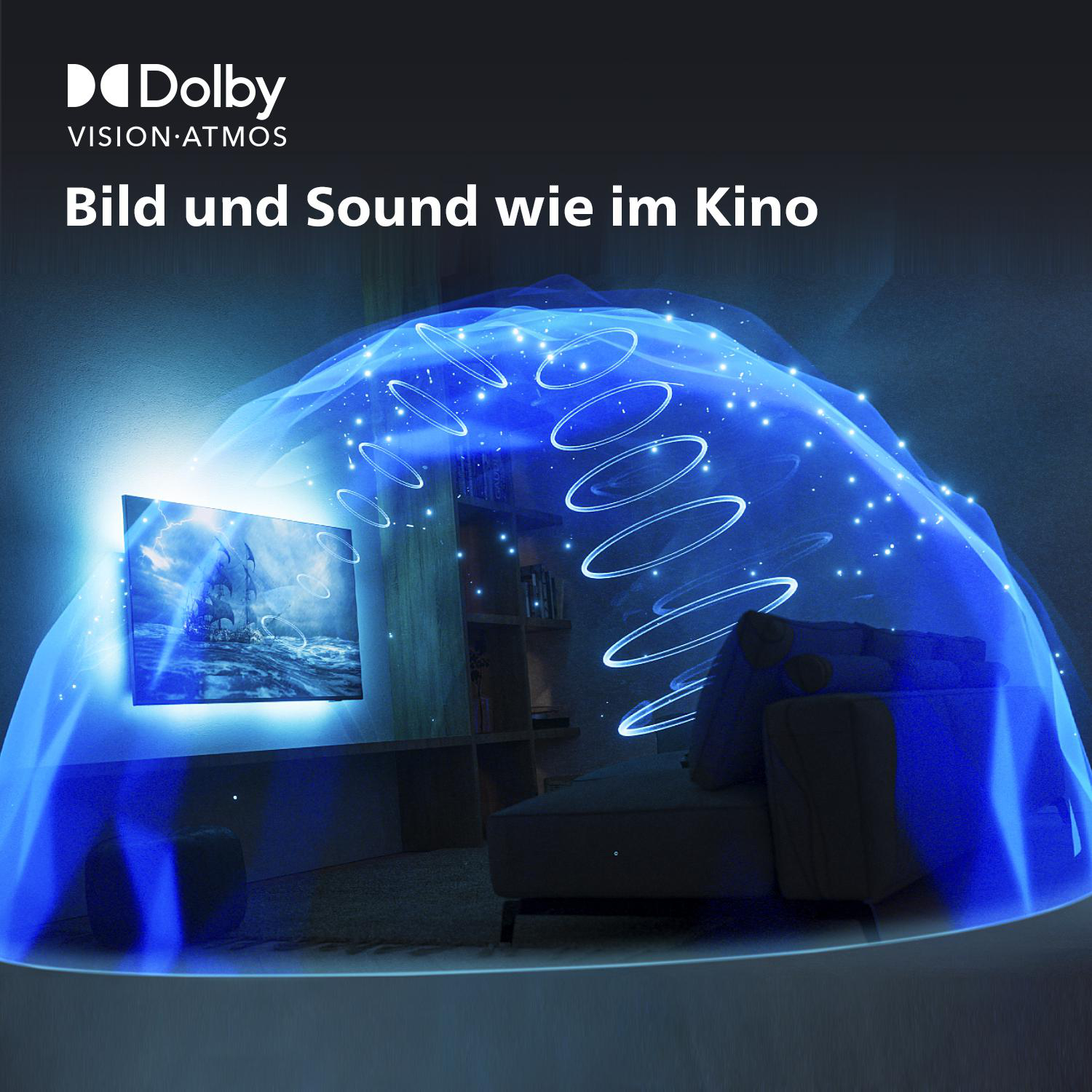 Wohnzimmer mit TV, das eine Ozeanszene zeigt. Dolby Vision Atmos Logo. Blauer Lichteffekt.