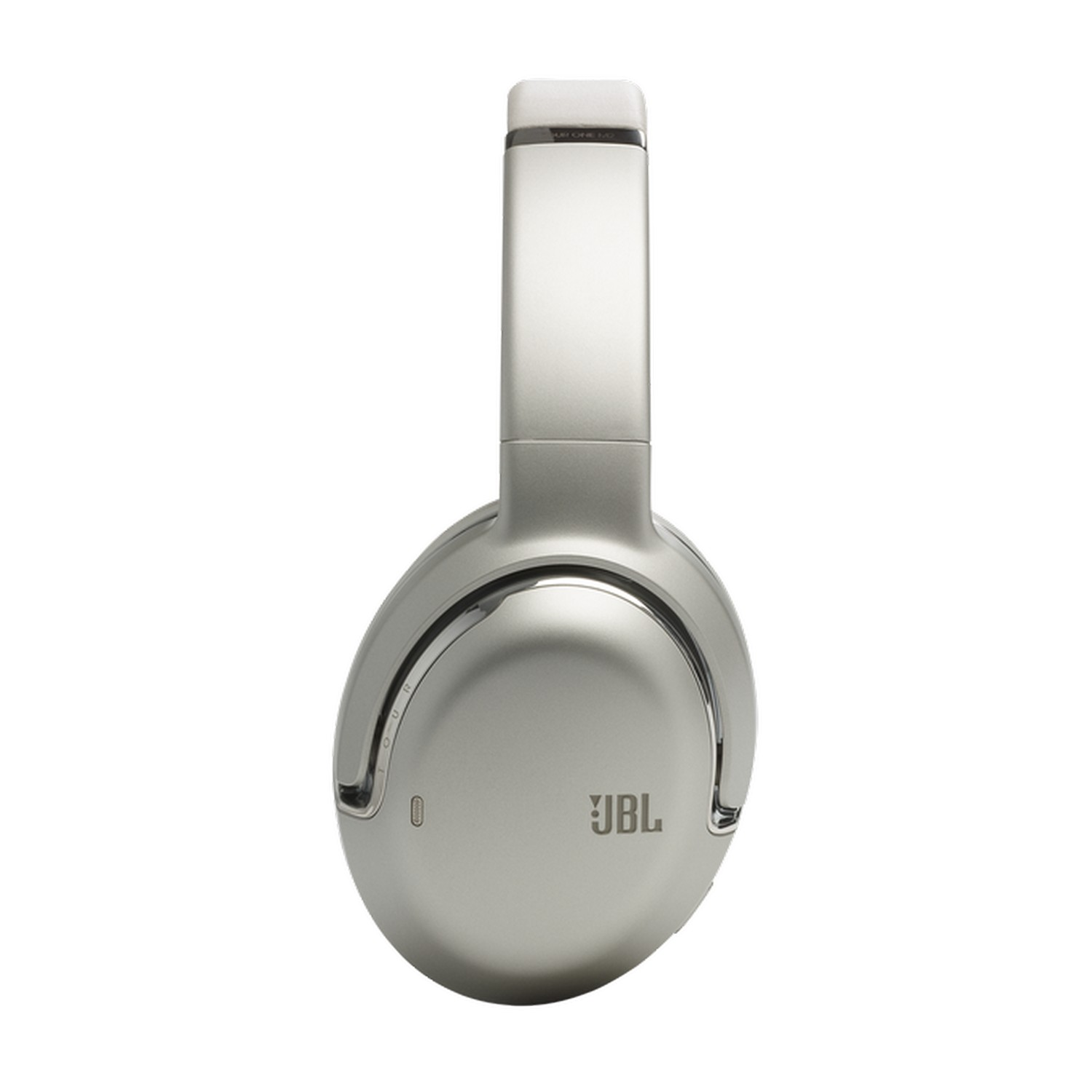 Casque JBL argenté, isolé sur fond blanc, montrant le logo de la marque.