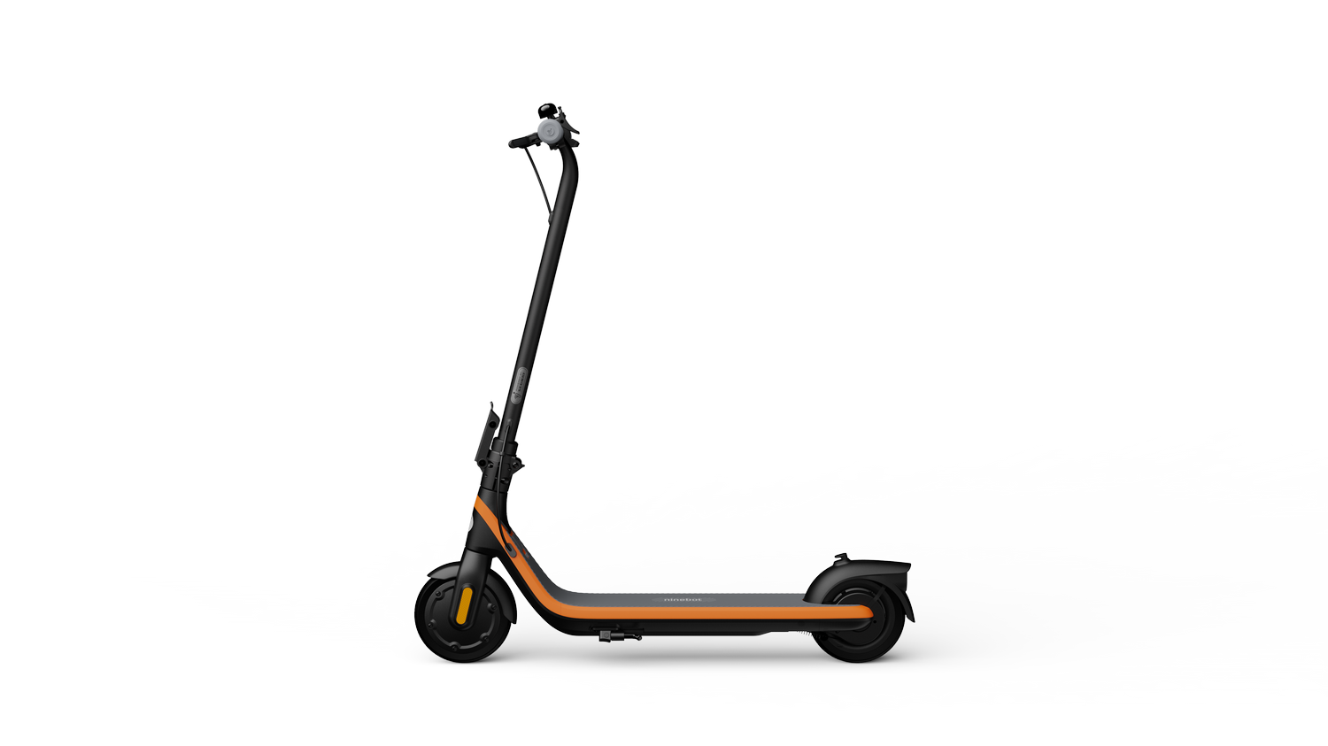 Patinete eléctrico negro y naranja. Se encuentra sobre un fondo blanco con una sombra negra.