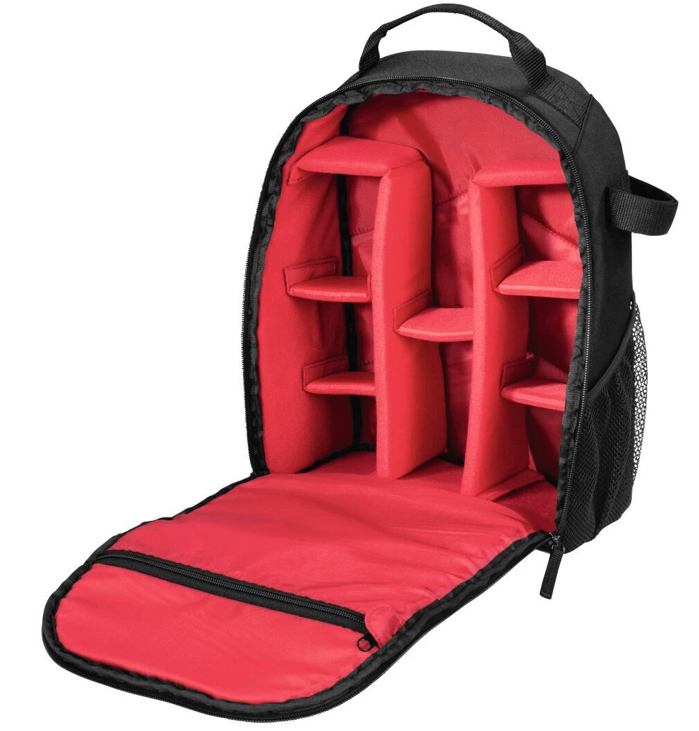 Czarny pilot do telewizora. Pilot ma wiele przycisków i nazwę marki SONY.