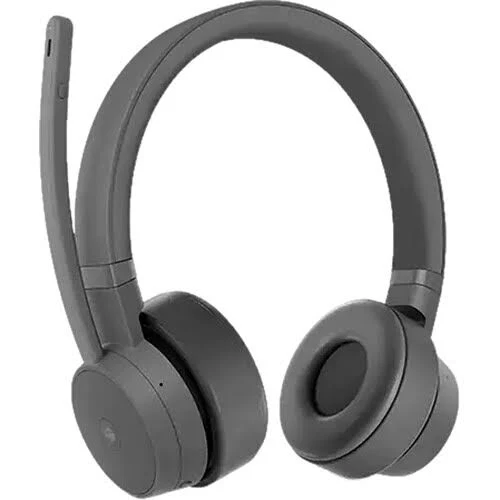 Auriculares inalámbricos grises con micrófono, aislados sobre fondo blanco.