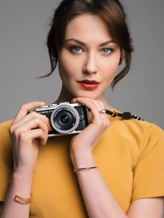 Aparat OLYMPUS PEN E-PL8 + 14-42mm Pancake Czarny