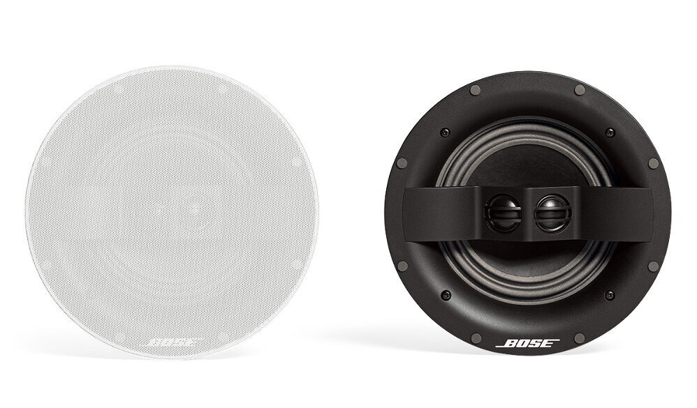 Dwa okrągłe głośniki Bose. Jeden jest biały z siatkową osłoną, drugi czarny z widocznymi elementami wewnętrznymi.