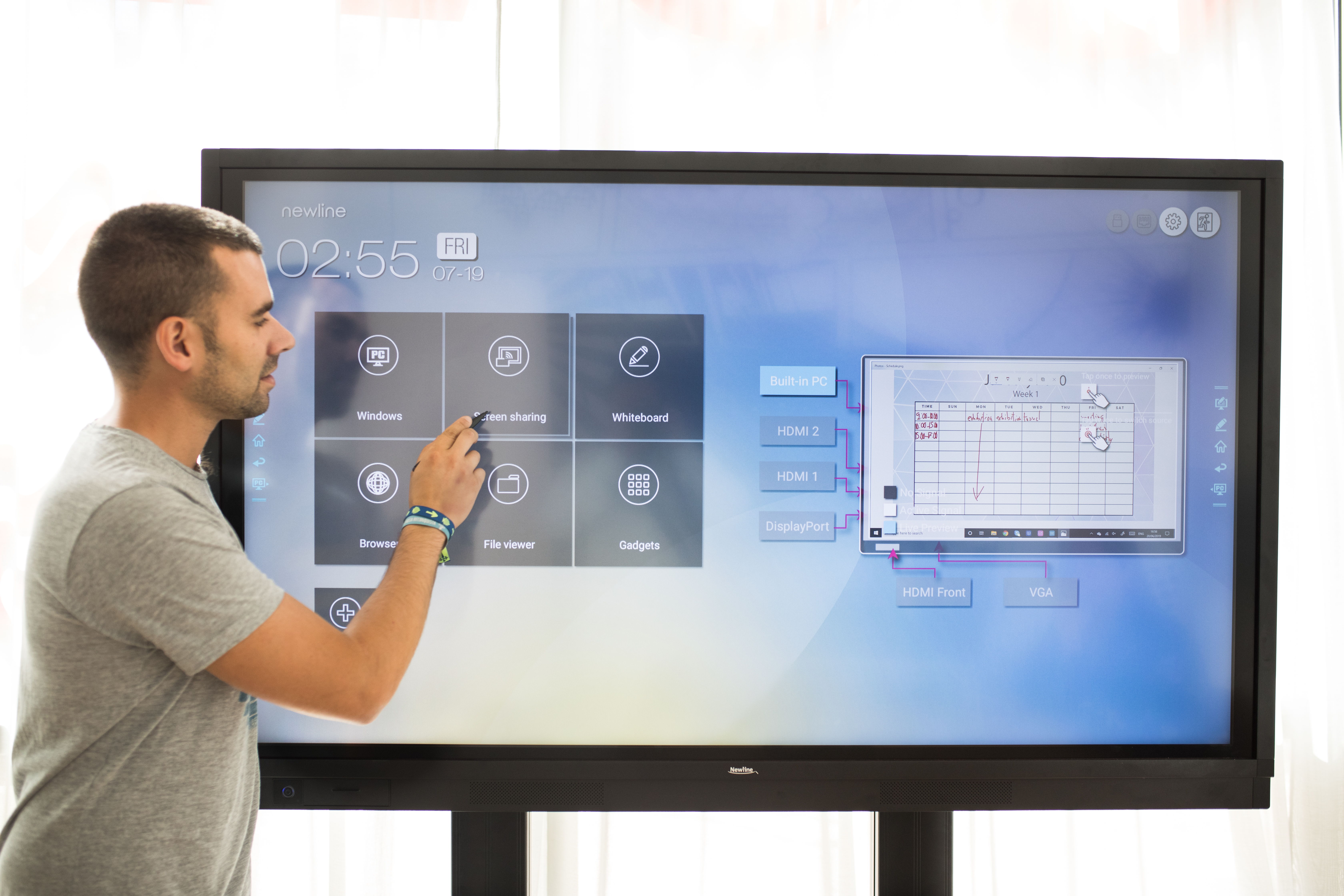 Monitor - Newline RS+ ‎TT-6519RS Profesional, 65" UHD 4K, 8 ms, 50/60 Hz, Android 8.0, Toque inteligente, Negro