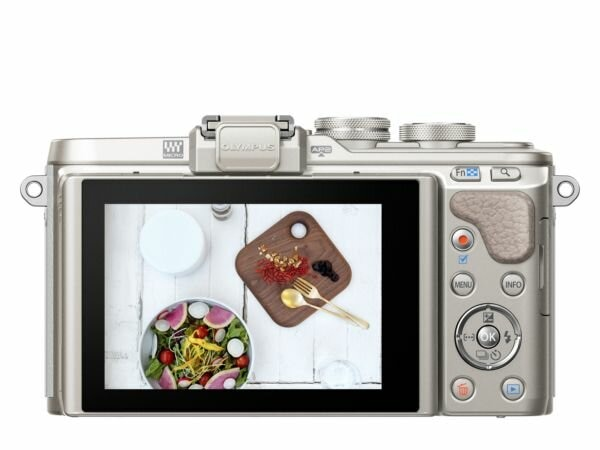 Aparat OLYMPUS PEN E-PL8 + 14-42IImm Kit Biały