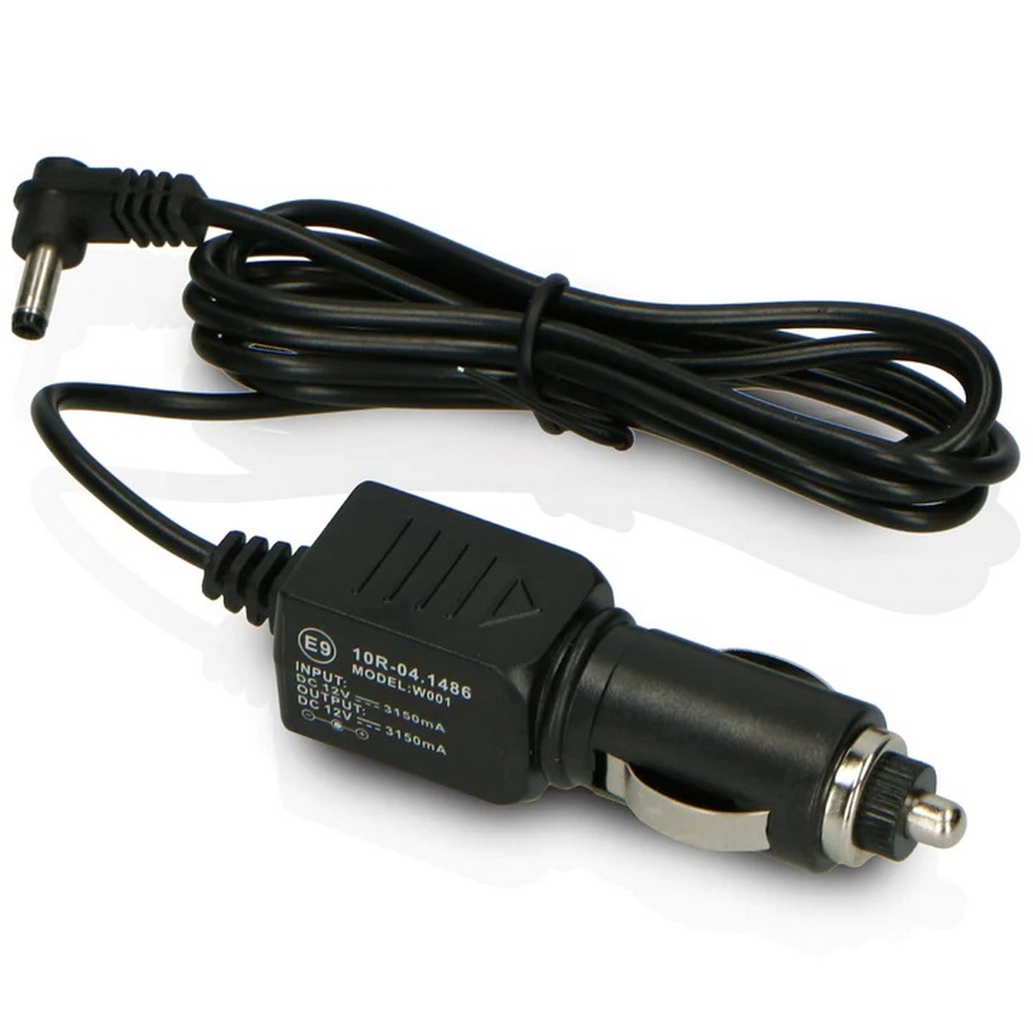 Zwarte autoladerkabel met sigarettenaanstekerplug en DC-connector.