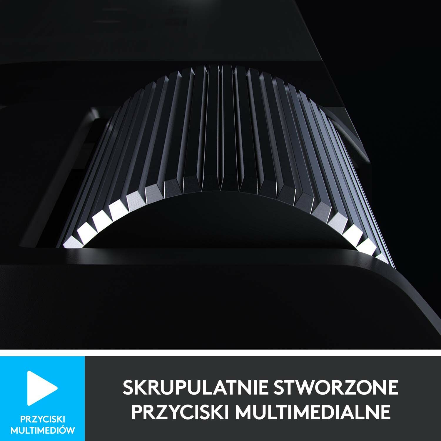 Zbliżenie czarnego panelu sterowania multimediami z jasnym światłem.