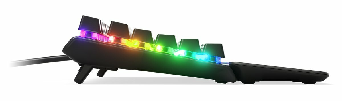Czarna klawiatura dla graczy z kolorowymi podświetlanymi klawiszami. Klawiatura jest pochylona, ukazując światła.