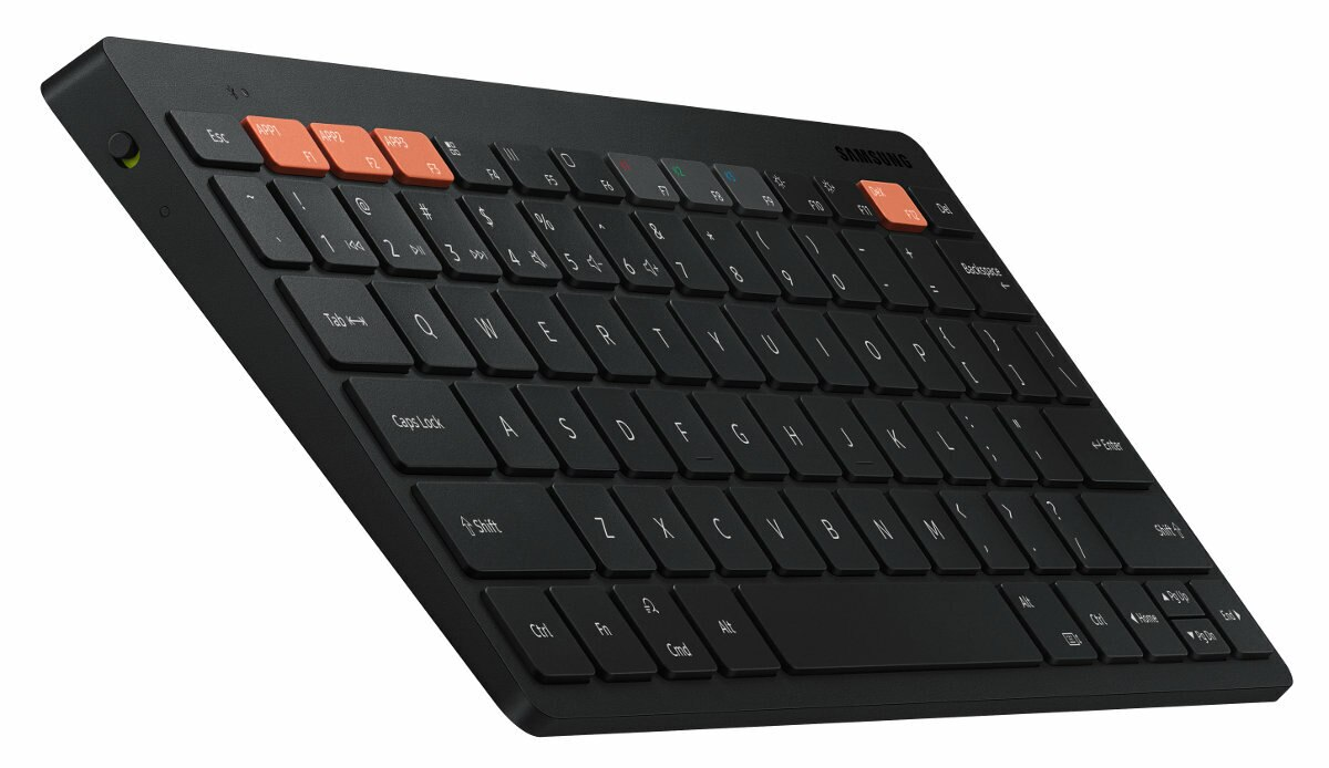 Otwarta czarna lodówka z wieloma półkami i szufladami.