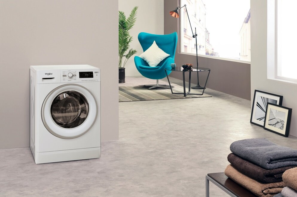 Pralka WHIRLPOOL FWSG 71283 SV PL N