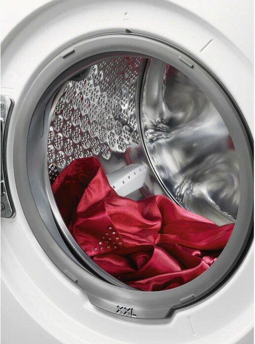 Pralka AEG L7FNC48SP