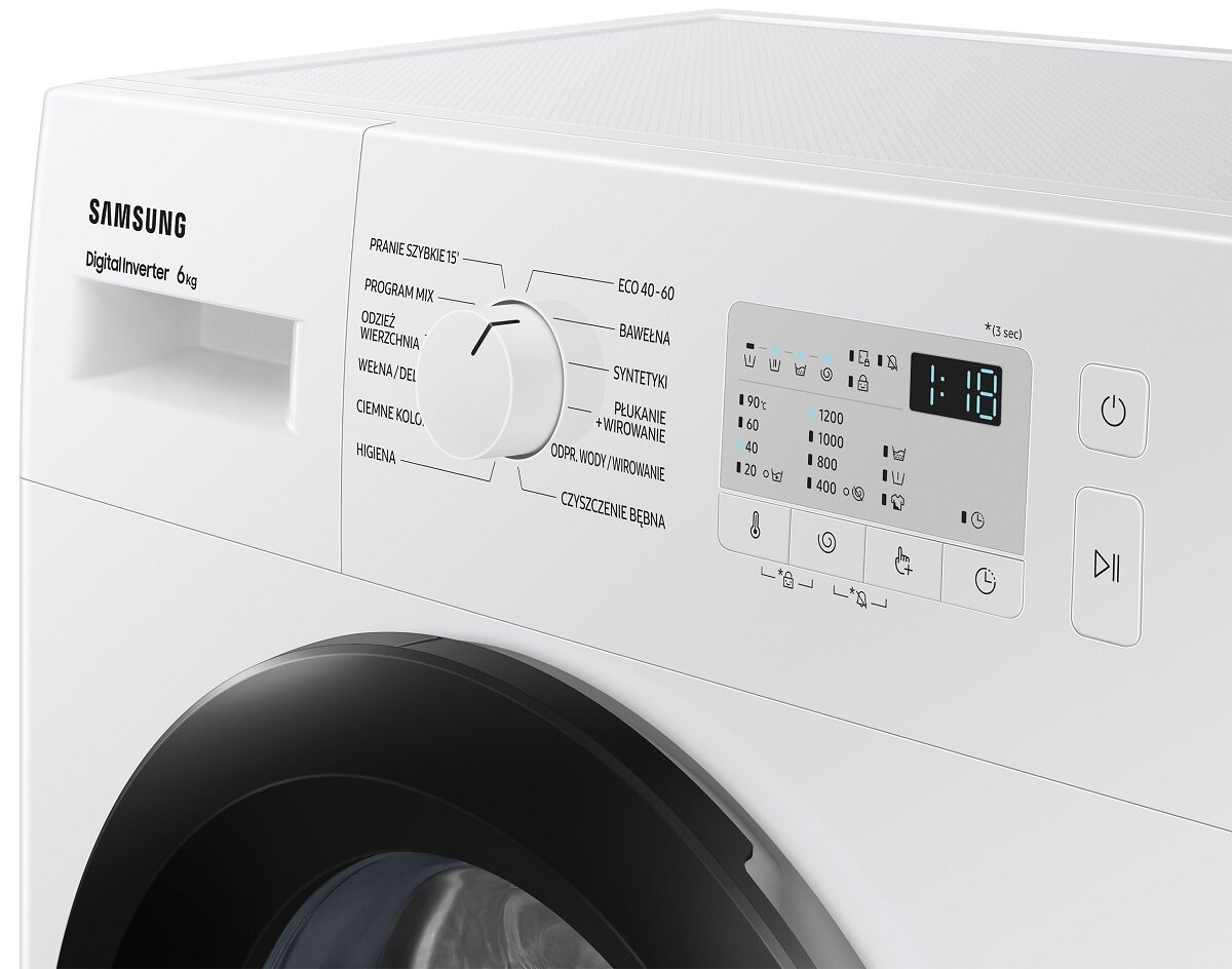 Biały panel sterowania pralki Samsung z pokrętłem, wyświetlaczem cyfrowym i różnymi opcjami programów.