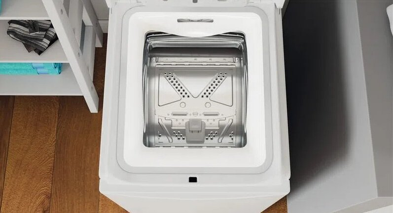 Wnętrze pralki.